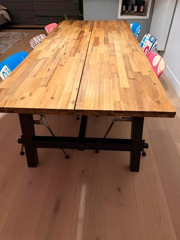 Ikea Skogsta Eettafel met Zwart Onderstel beschikbaar voor biedingen