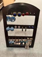 3 houdertjes met verschillende oorbellen, Overige materialen, Overige kleuren, Verzenden, Hangers