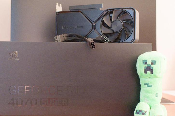 GeForce RTX 4070 Super Founders Edition, Computers en Software, Videokaarten, Zo goed als nieuw, Nvidia, PCI-Express 4.0, GDDR6