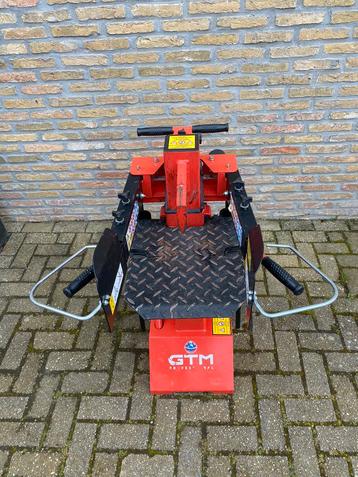 Te huur kloof machine 8ton 