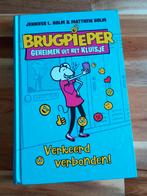 Boek Brugpieper Geheimen uit het kluisje deel 2, Ophalen of Verzenden, Zo goed als nieuw, Jennifer L. Holm; Matthew Holm