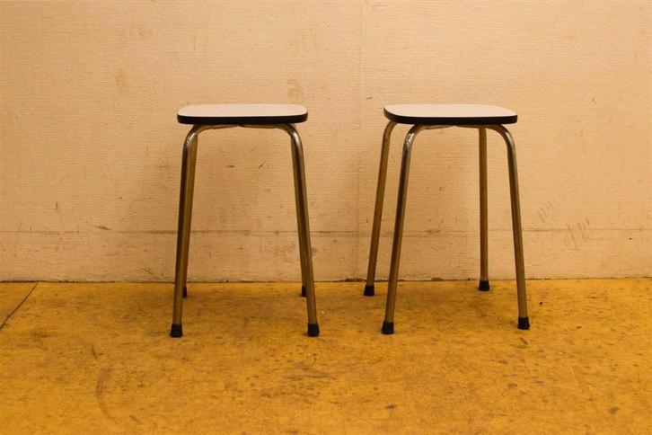 2 stuks vintage krukjes 46710, Huis en Inrichting, Krukjes, Gebruikt, Hout, Ophalen of Verzenden