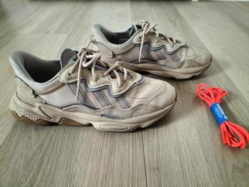 Adidas Originals Ozweego Beige Bruin Maat 43 1/3 beschikbaar voor biedingen