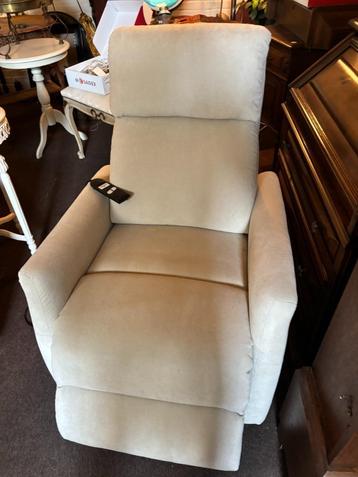 nwst sta/op fauteuils in leer en stof+vele andere fauteuils beschikbaar voor biedingen