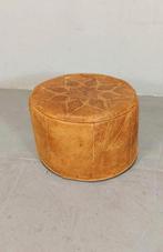 Vintage leren cognac poef ottoman, rond, Tweedehands, Rond, Ophalen of Verzenden, Minder dan 50 cm