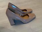 H&M Pumps Maat 39 - Beige Lakleer, Kleding | Dames, Schoenen, Ophalen of Verzenden, Zo goed als nieuw, Beige, Pumps