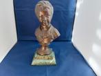 Bronzen buste van jongen op marmeren voet, Antiek en Kunst, Ophalen of Verzenden