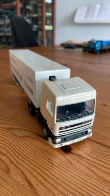 Daf 95 400 Ati truck met oplegger “Bergweg Michels” beschikbaar voor biedingen