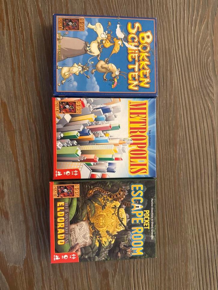 Bok schieten, Metropolis en Pocket Escaperoom, Hobby en Vrije tijd, Gezelschapsspellen | Kaartspellen, Nieuw, Drie of vier spelers