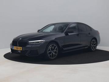 BMW 5 Serie 545e xDrive M-Sport | CAMERA | ADAPTIVE | STOEL- beschikbaar voor biedingen