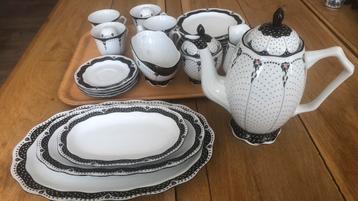 Apart servies Fine Royal Porcelain Ceram