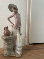 NAO by Lladro Porseleinen Beeld - Dame met Kruik, Ophalen of Verzenden