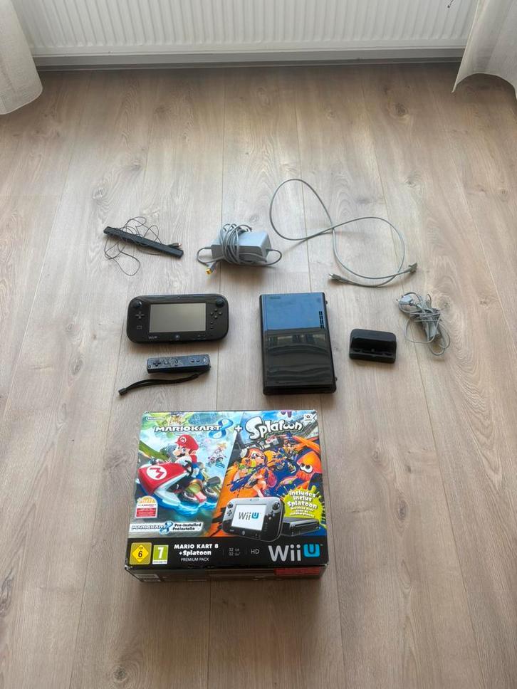 Mario Kart 8 + Splatoon Premium Pack, Spelcomputers en Games, Spelcomputers | Nintendo Wii U, Zo goed als nieuw, Met 2 controllers