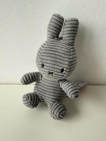 Knuffel sleutelhanger Nijntje rib grijs 13 cm / Dick Bruna beschikbaar voor biedingen