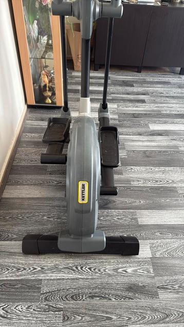 Cross fit trainer beschikbaar voor biedingen