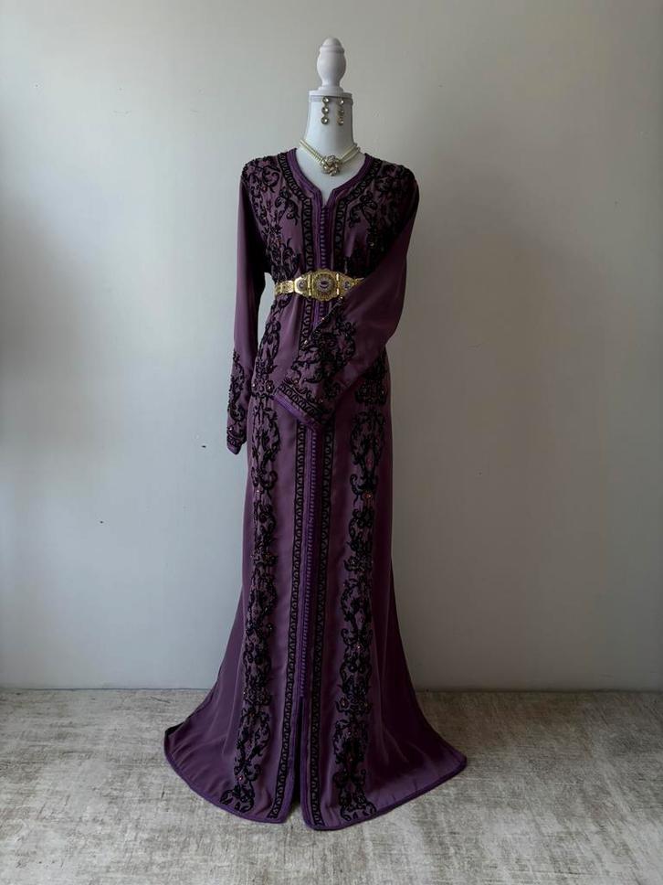 Kaftan te HUUR, Kleding | Dames, Gelegenheidskleding, Zo goed als nieuw, Overige typen, Maat 38/40 (M), Ophalen