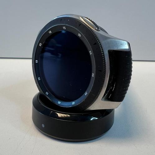 Samsung Galaxy Watch + oplader | Nette staat, Sieraden, Tassen en Uiterlijk, Smartwatches, Zo goed als nieuw