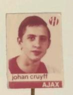 Ajax Johan Cruyff Speldje in goede staat, Verzamelen, Speldjes, Pins en Buttons, Ophalen of Verzenden, Zo goed als nieuw