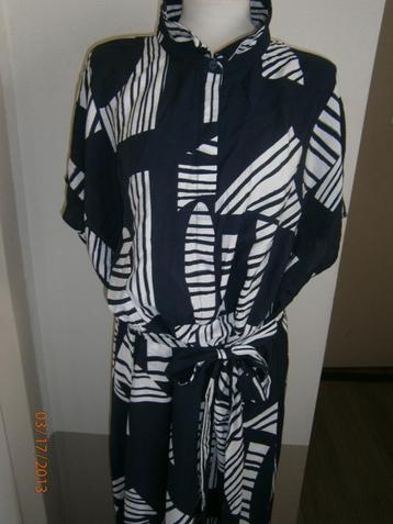 NIEUWE  jurk van vero moda maat 54 donkerblauw/wit beschikbaar voor biedingen