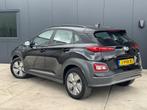 Hyundai Kona EV Comfort 64 kWh 3 Fase |SOH 100%| Carplay Nav, Stof, Gebruikt, 174 min, Zwart