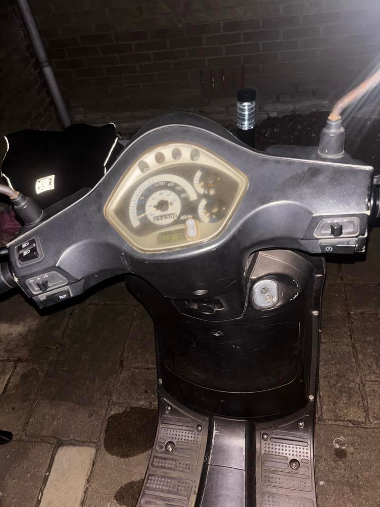 AGM VX50 Scooter - Geel Kenteken, Gebruikt, Benzine, Ophalen, Overige merken