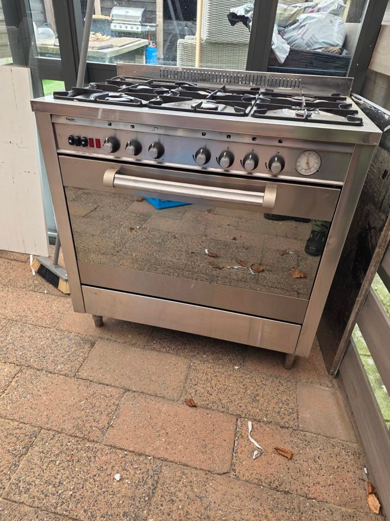 Zeer nette 6 pits gasfornuis met elektrische oven, Witgoed en Apparatuur, Fornuizen, Ophalen