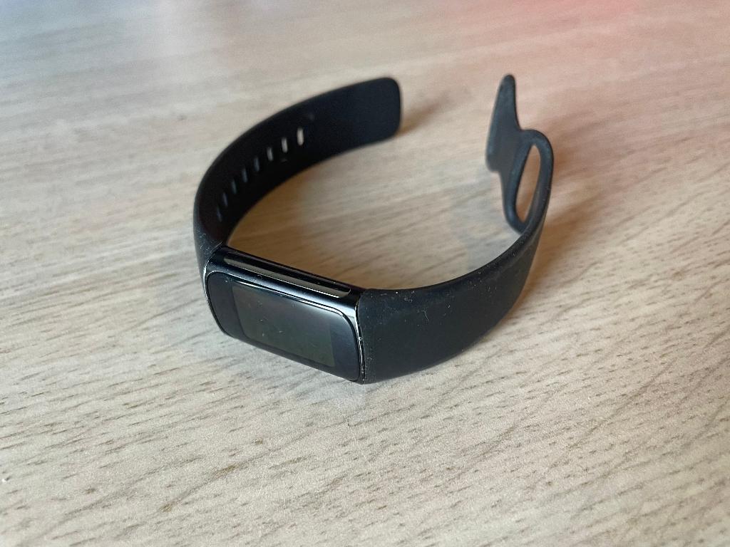 Fitbit Charge 6 Zwart + oplader, Ophalen, Zwart, Zo goed als nieuw, Fitbit