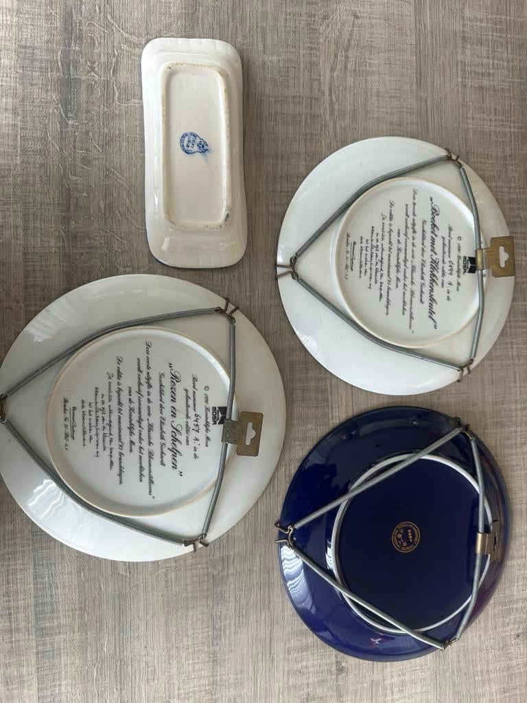 Delfts blauw Mosa bordjes en servies, Antiek en Kunst, Ophalen of Verzenden