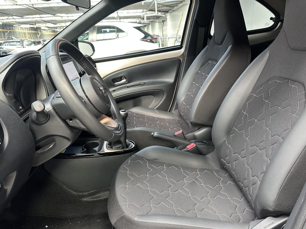 Toyota Aygo X 1.0 VVT-i MT Envy Zeer Luxe, 1e eigenaar, slec, Stof, Gebruikt, Euro 6, Bruin