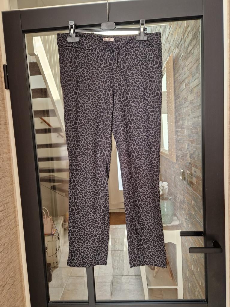 Te koop grijs/zwarte damesbroek, merk Esqualo, maat M., Kleding | Dames, Broeken en Pantalons, Maat 38/40 (M), Esqualo, Ophalen of Verzenden