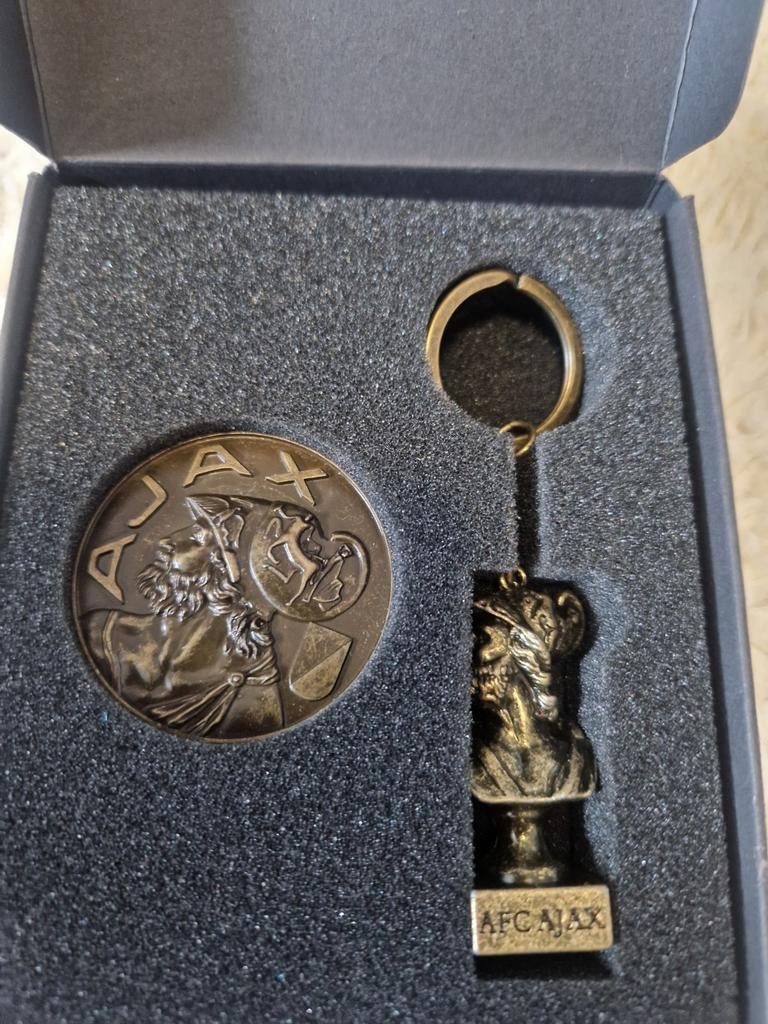 Ajax 125 Jaar Jubileum Magneet & Sleutelhanger - Nieuw, Ophalen of Verzenden