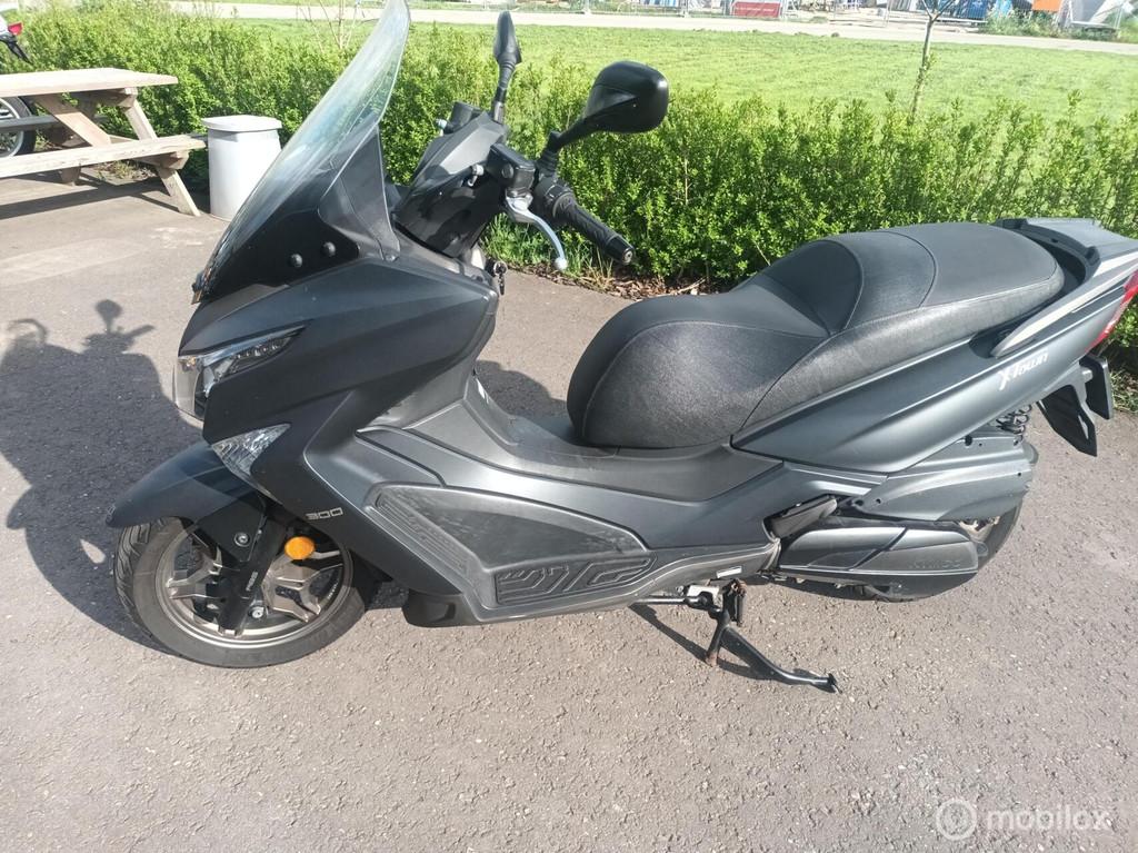 Zeer nette Kymco 300i Agility 16+ ABS Inruil Kan, Motoren, 276 cc, Kymco, Bedrijf, 12 t/m 35 kW