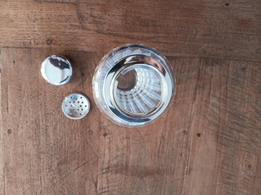 Glazen cocktail shaker met verzilverde dop, Verzenden