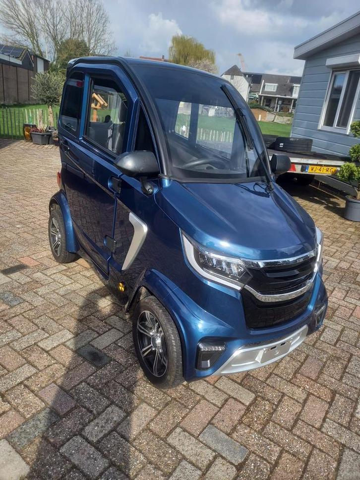 Luxe overdekte rijbewijs vrije scootmobiel van 2024, Diversen, Brommobielen en Scootmobielen, Zo goed als nieuw, 46 km of meer