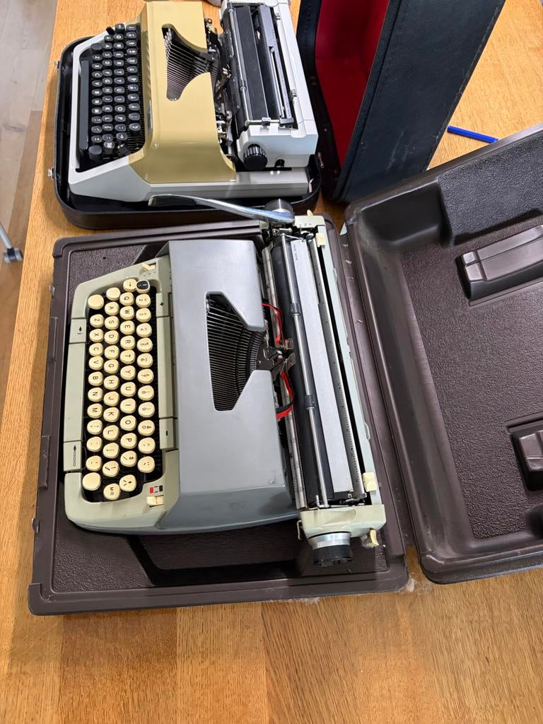 Vintage typemachines Erika & Smith Corona Classic 12, Diversen, Typemachines, Ophalen