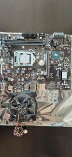 Asus G11CD micro ATX moederbord + Intel I7 7700 + cooler, Computers en Software, Moederborden, Ophalen of Verzenden