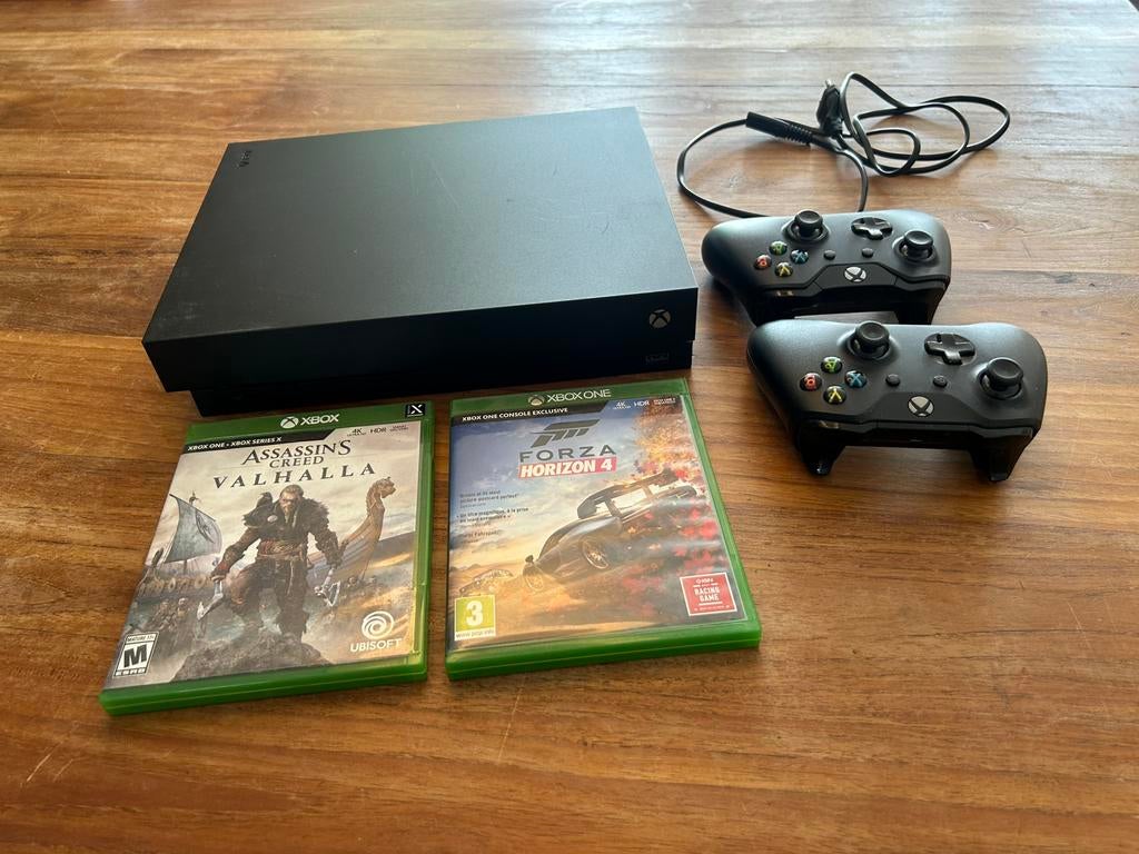 Xbox one X met 2 controllers en games, Ophalen, Met 2 controllers, Xbox One X, 500 GB