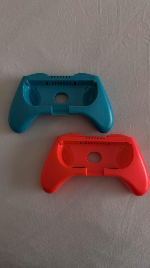Nintendo Switch Controller Houders - Set van 2, Spelcomputers en Games, Spelcomputers | Nintendo Consoles | Accessoires, Zo goed als nieuw