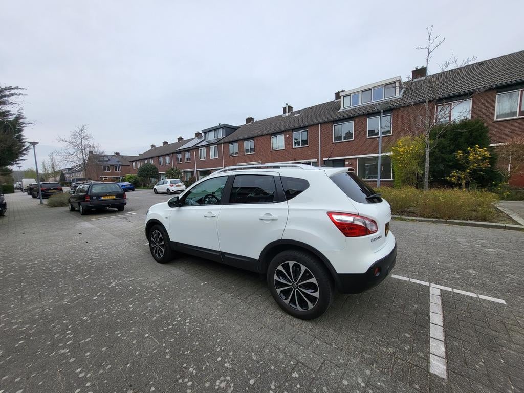 Nissan Qashqai 1.6 nette auto, Auto's, Nissan, Zwart, Wit, Handgeschakeld, Particulier