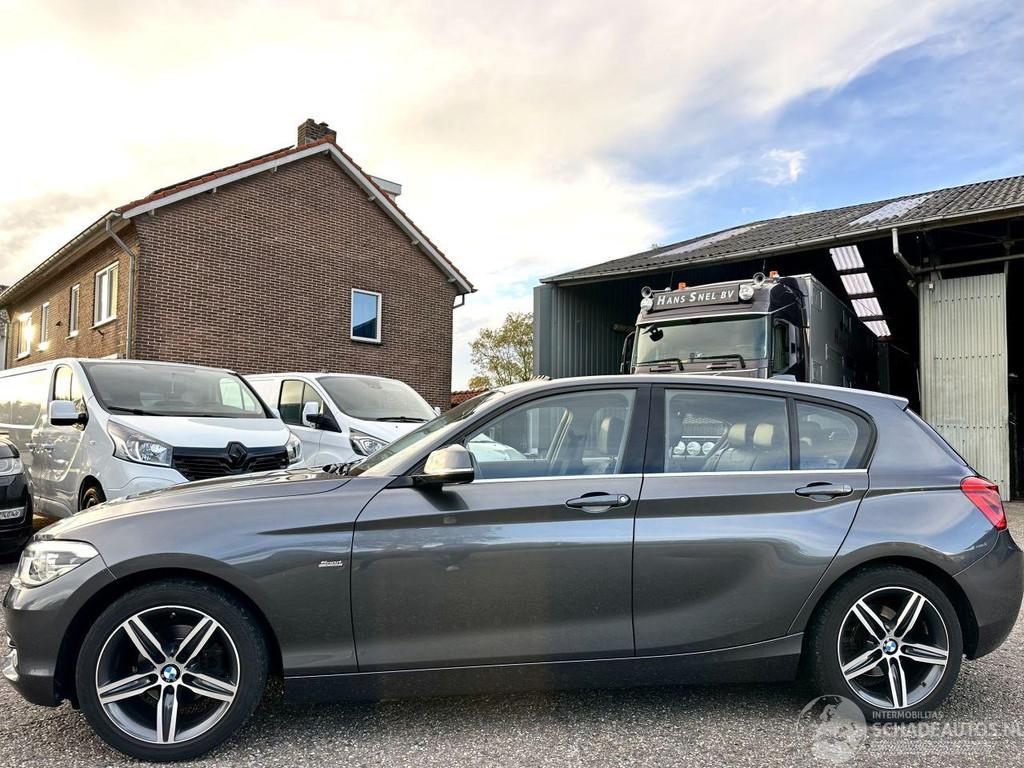 BMW 1-serie 118i 136pk 6-bak Cent Sportline 5drs - schuifdak, Handgeschakeld, Zilver of Grijs, Benzine, BMW