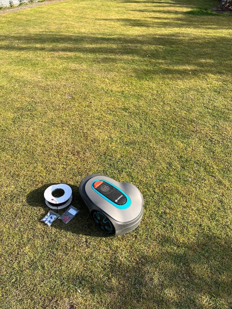 Gardena robot grasmaaier Sileno 250, Gebruikt, Bestuurbaar via app, Ophalen of Verzenden, Minder dan 20 cm