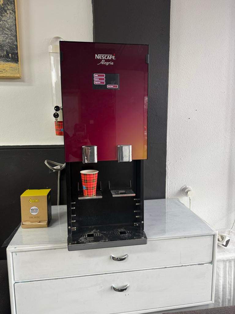 Nescafe Alegria met wateraansluiting en filter, Ophalen, Gebruikt