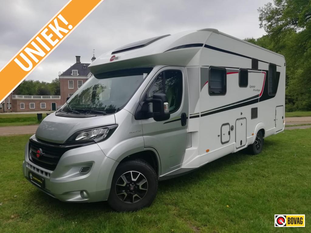 Bürstner Lyseo Privilege 745 met TV en 2 luxe hefbedden!, Caravans en Kamperen, Niet ingevuld, Ringverwarming, Fiat, Bürstner