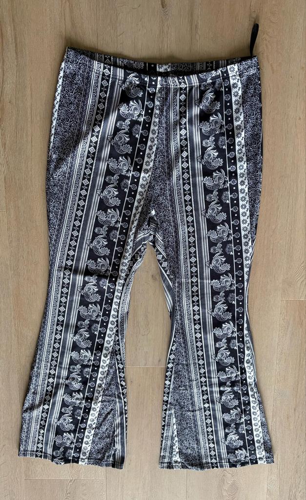 Shein, blauw-witte flared broek met patroon, maat XXL, Blauw, Maat 46/48 (XL) of groter, Ophalen of Verzenden, Lang