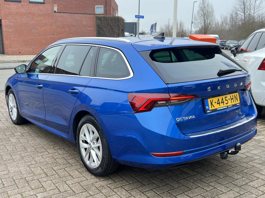 Skoda Octavia Combi 1.5 TSI 150 pk First Edition Trekhaak Na, Stof, 4 cilinders, Blauw, Origineel Nederlands