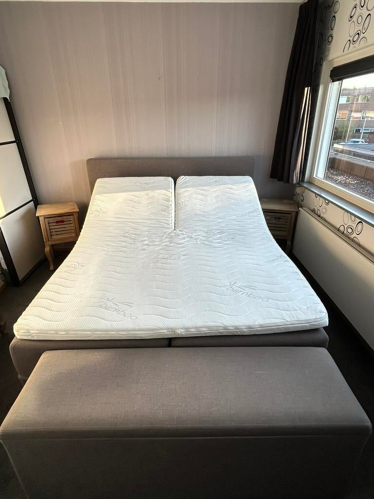 Boxspring van Swiss Sense 160 x 200 grijs., Huis en Inrichting, Slaapkamer | Boxsprings, Ophalen, Gebruikt, Tweepersoons, 200 cm