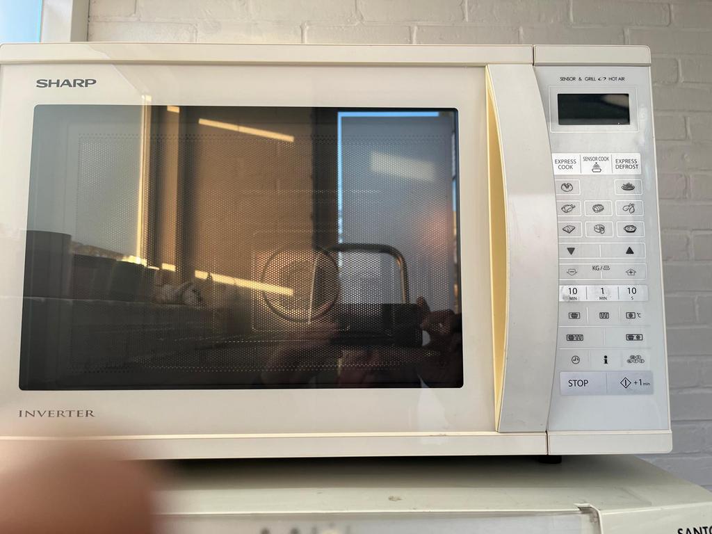 Sharp combi magnetron oven 1050W 40L perfecte staat grill, Witgoed en Apparatuur, Magnetrons, Ophalen, Combimagnetron, Gebruikt