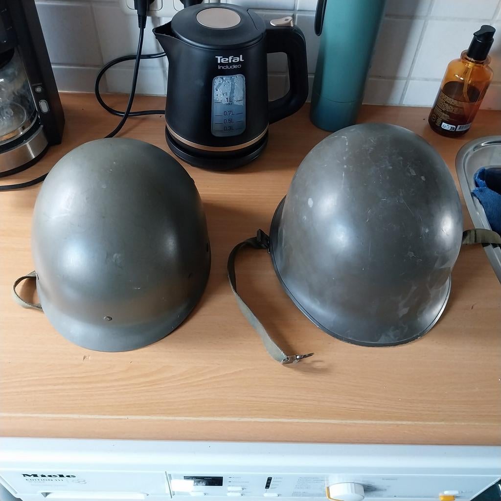 Militaire helm compleet, Ophalen of Verzenden, Nederland, Helm of Baret