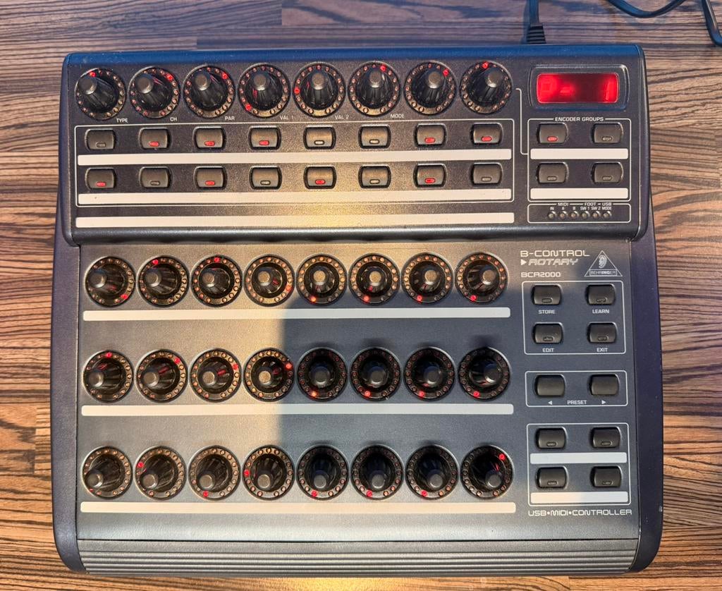 Behringer BCR2000 rotary control MIDI controller, Muziek en Instrumenten, Midi-apparatuur, Ophalen of Verzenden, Gebruikt