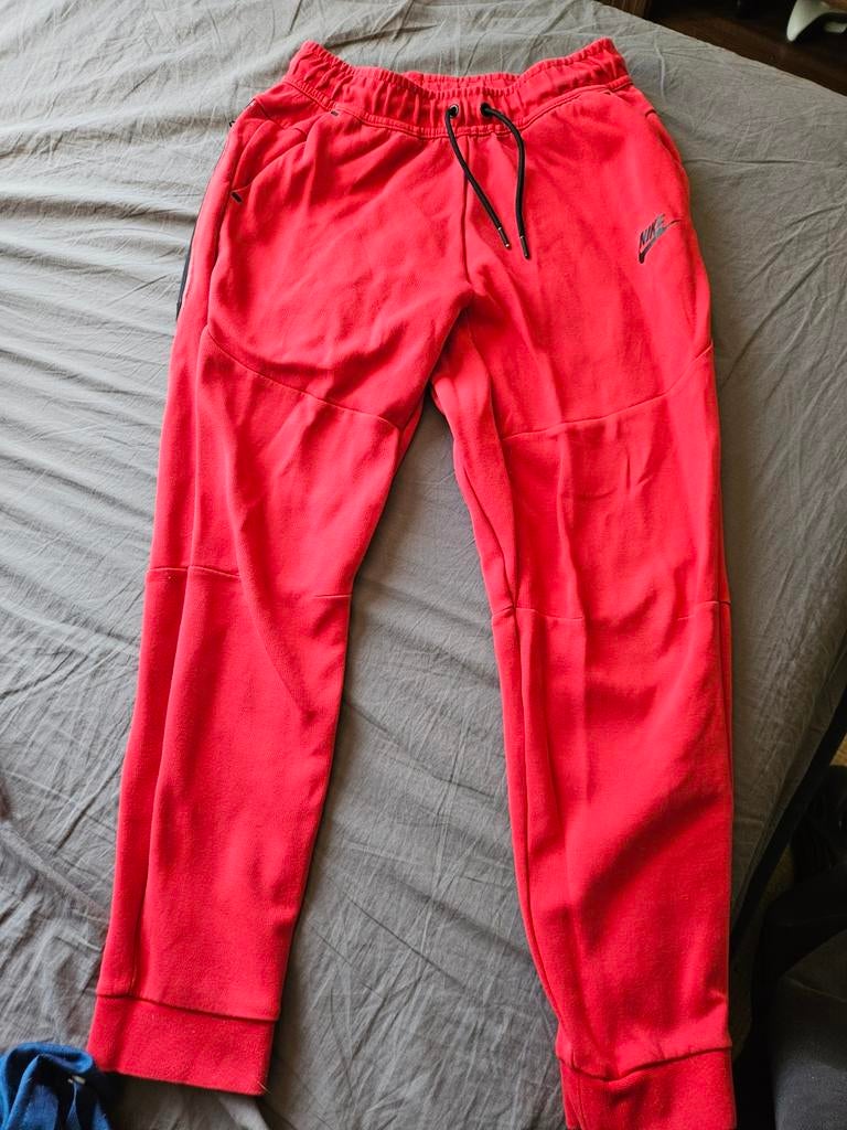 Nike Tech Fleece Joggingbroek - Rood, Nike, Overige maten, Ophalen of Verzenden, Gedragen